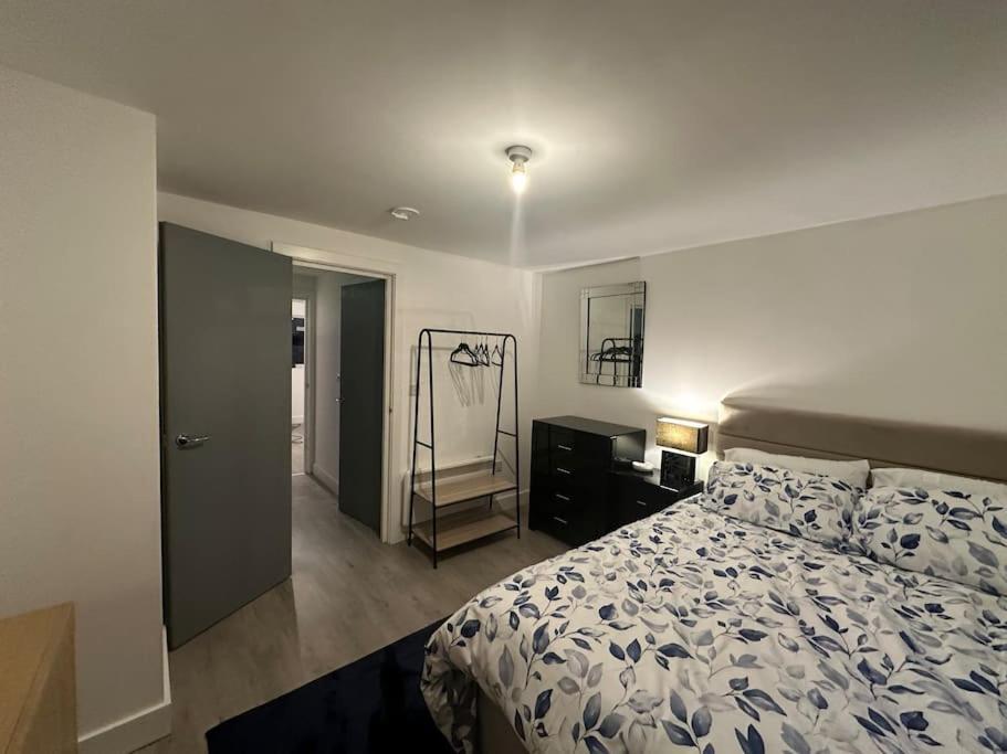 Sapphire Suite Bedford Exterior photo